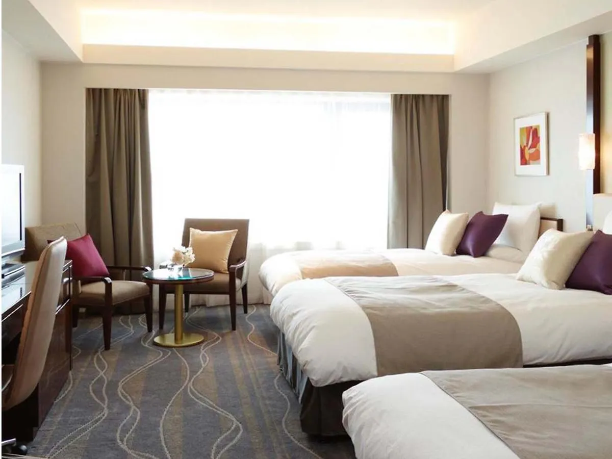 Hotel Okura Kobe 5*,